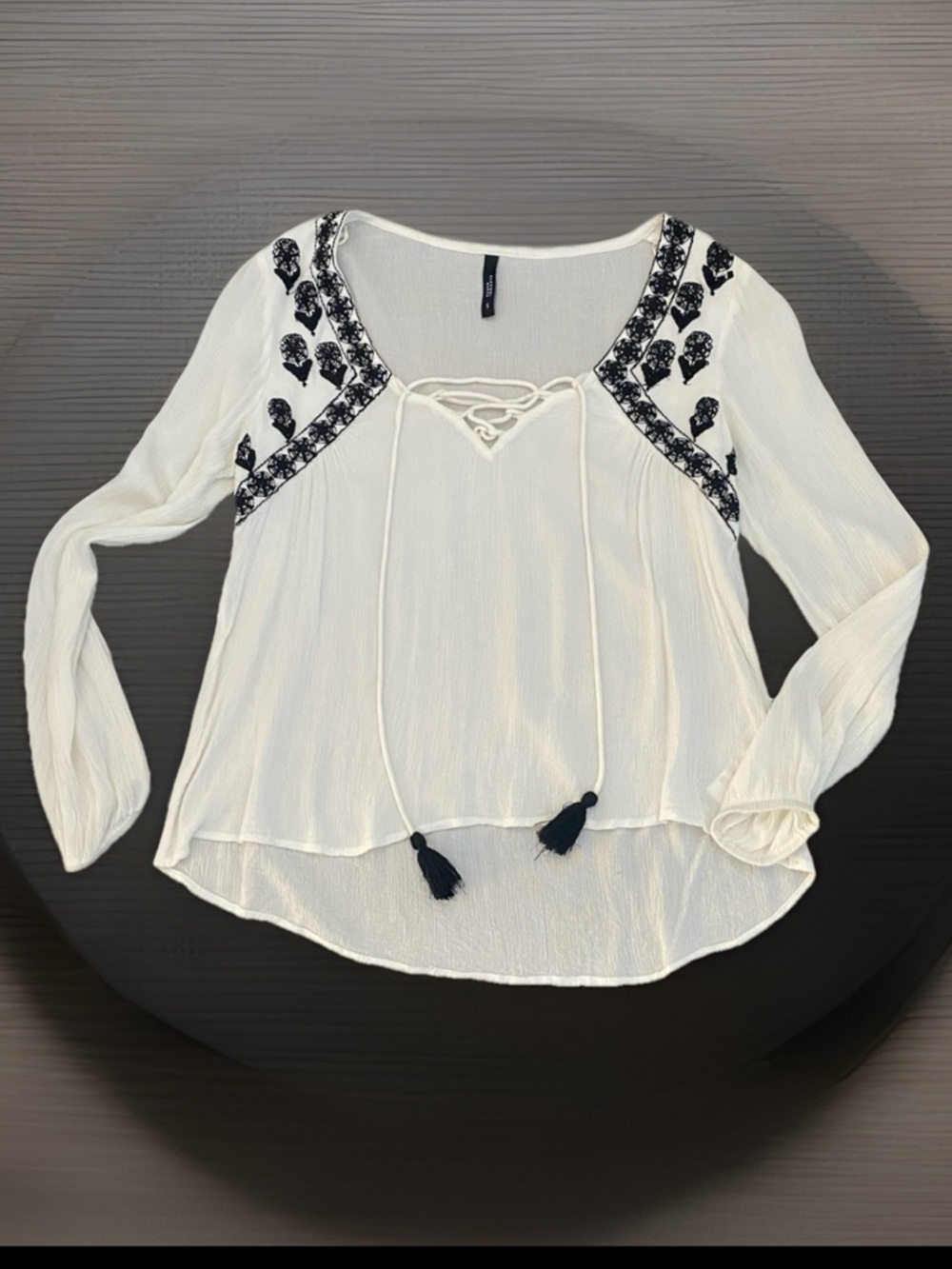 Tiffosi Women's Ivory Peasant Boho Blouse Top with Black Embroidery Women’s Sz S